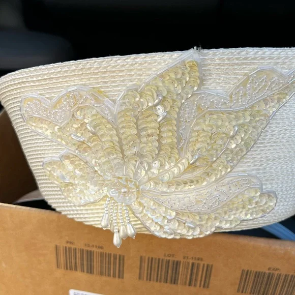 Vintage Ivory Beaded Floral Church Hat | Elegant Derby Sunday Brim,EUC,Size M - Picture 3 of 10